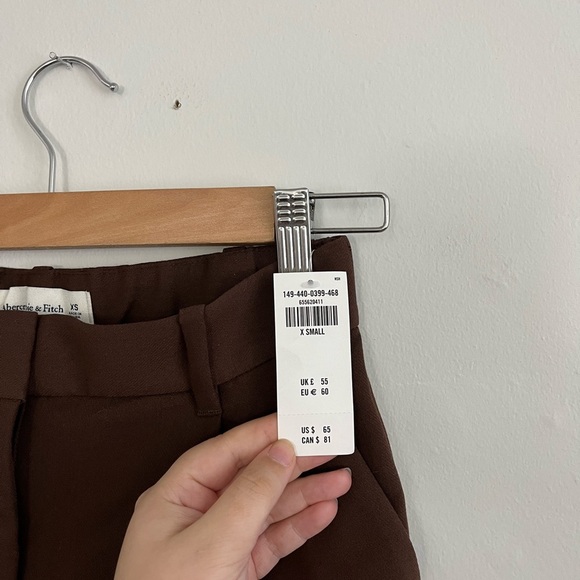 Abercrombie & Fitch NWT Brown Women's High Rise Pleated Trouser Shorts - Picture 6 of 7